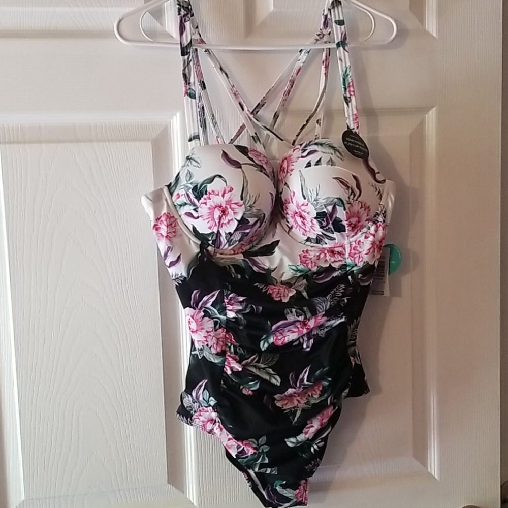 Torrid size 0 swimsuit one piece